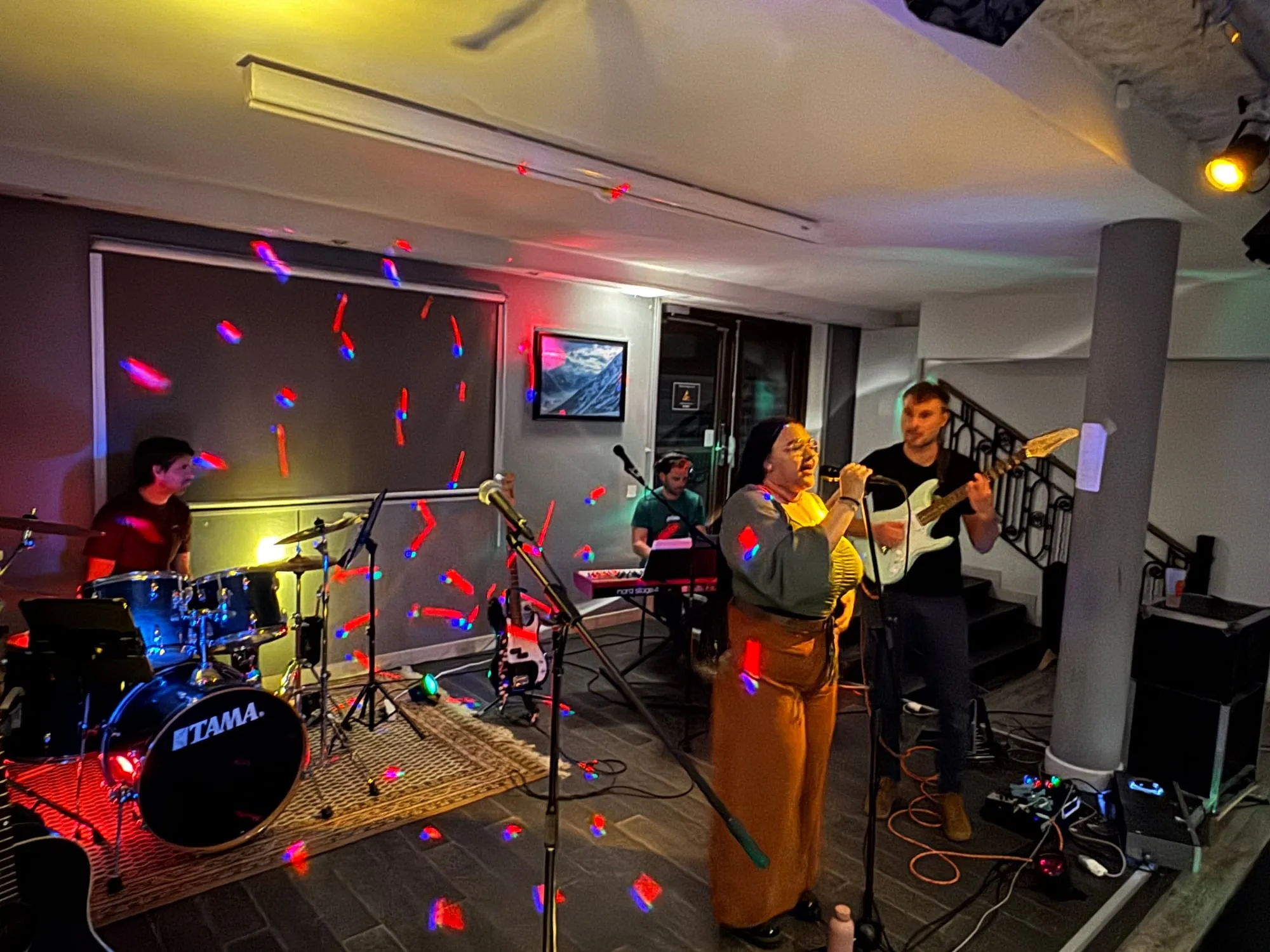Le groupe en concert à l’UCPA