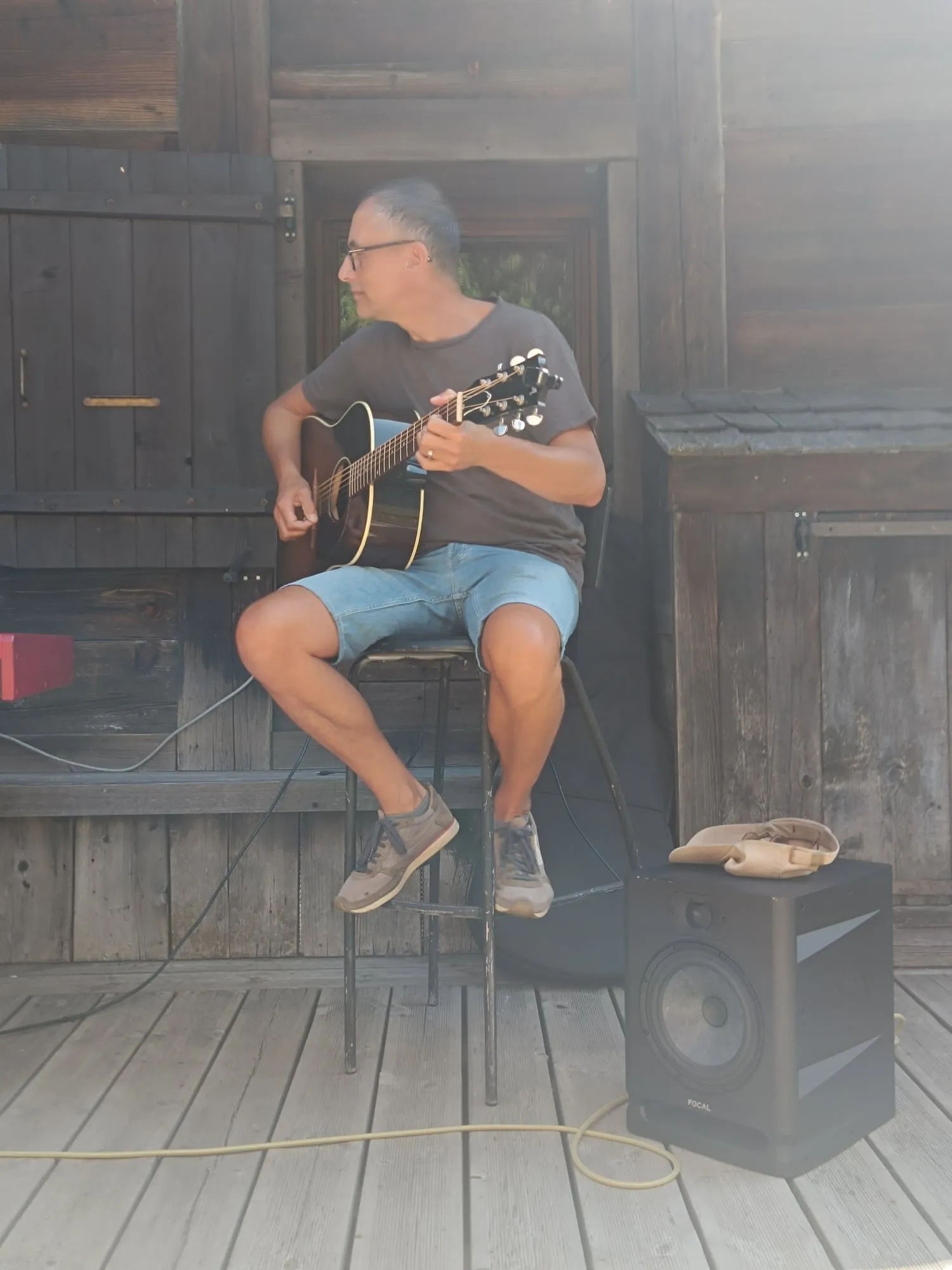 Guitare acoustique au concert du midi